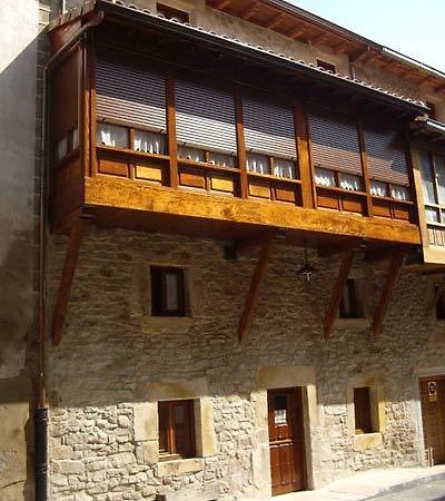 Hotel Rural La Casa Del Montero Espinosa De Los Monteros Exterior photo