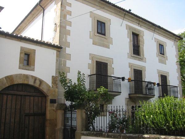 Hotel Rural La Casa Del Montero Espinosa De Los Monteros Exterior photo