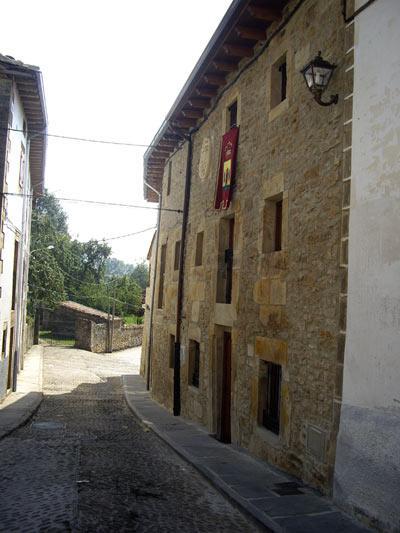 Hotel Rural La Casa Del Montero Espinosa De Los Monteros Exterior photo