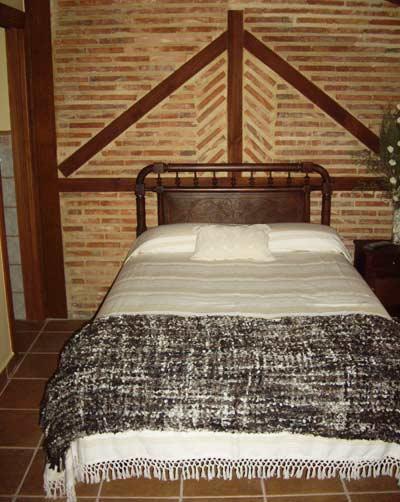 Hotel Rural La Casa Del Montero Espinosa De Los Monteros Exterior photo