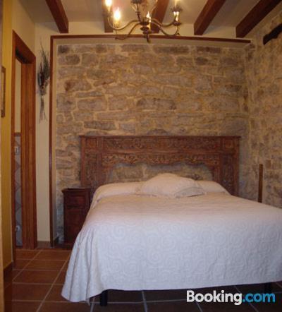 Hotel Rural La Casa Del Montero Espinosa De Los Monteros Exterior photo